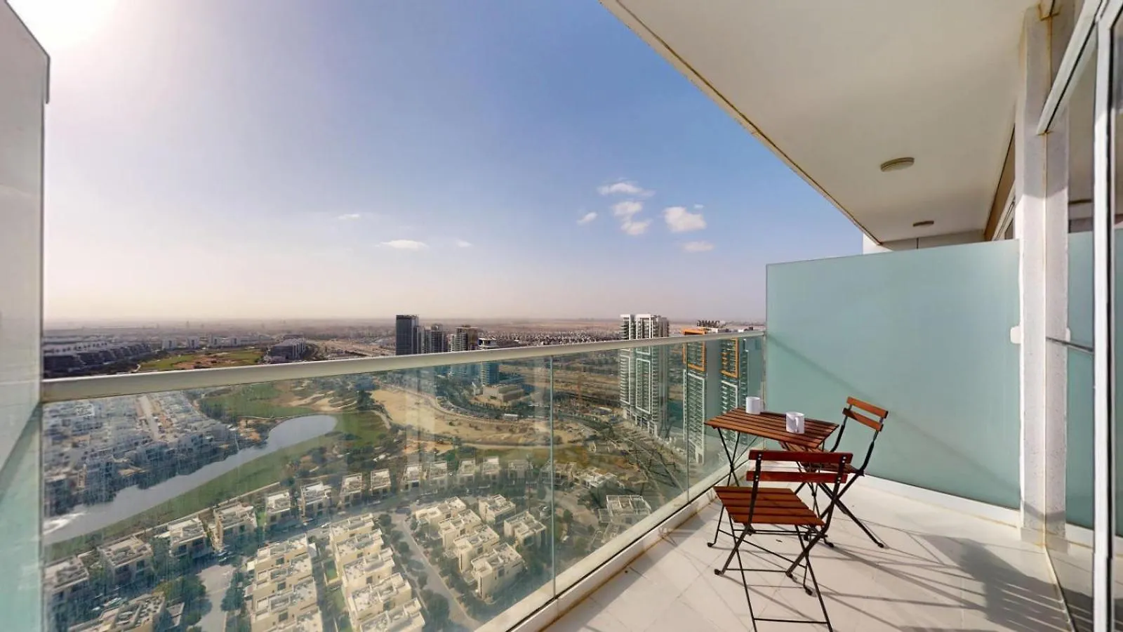 Apartment Carson C - Spacious Studio With Golf Course Views Dubai